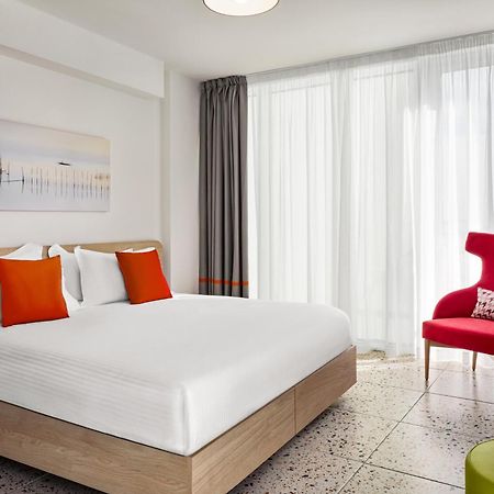 Quadro Hotel, Trademark Collection By Wyndham Saint Julian's Bagian luar foto