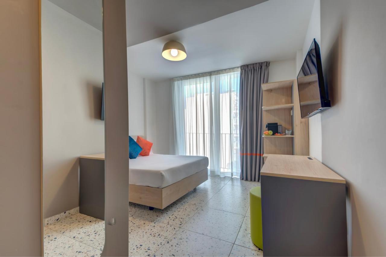 Quadro Hotel, Trademark Collection By Wyndham Saint Julian's Bagian luar foto