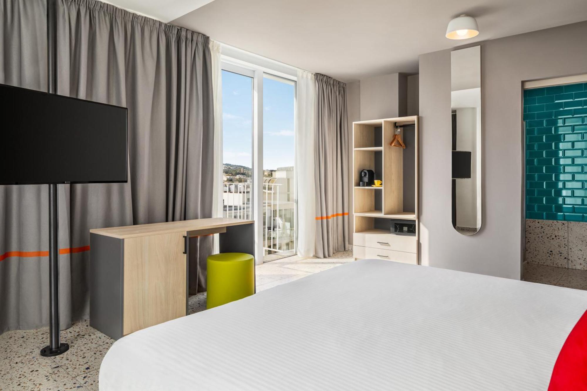 Quadro Hotel, Trademark Collection By Wyndham Saint Julian's Bagian luar foto