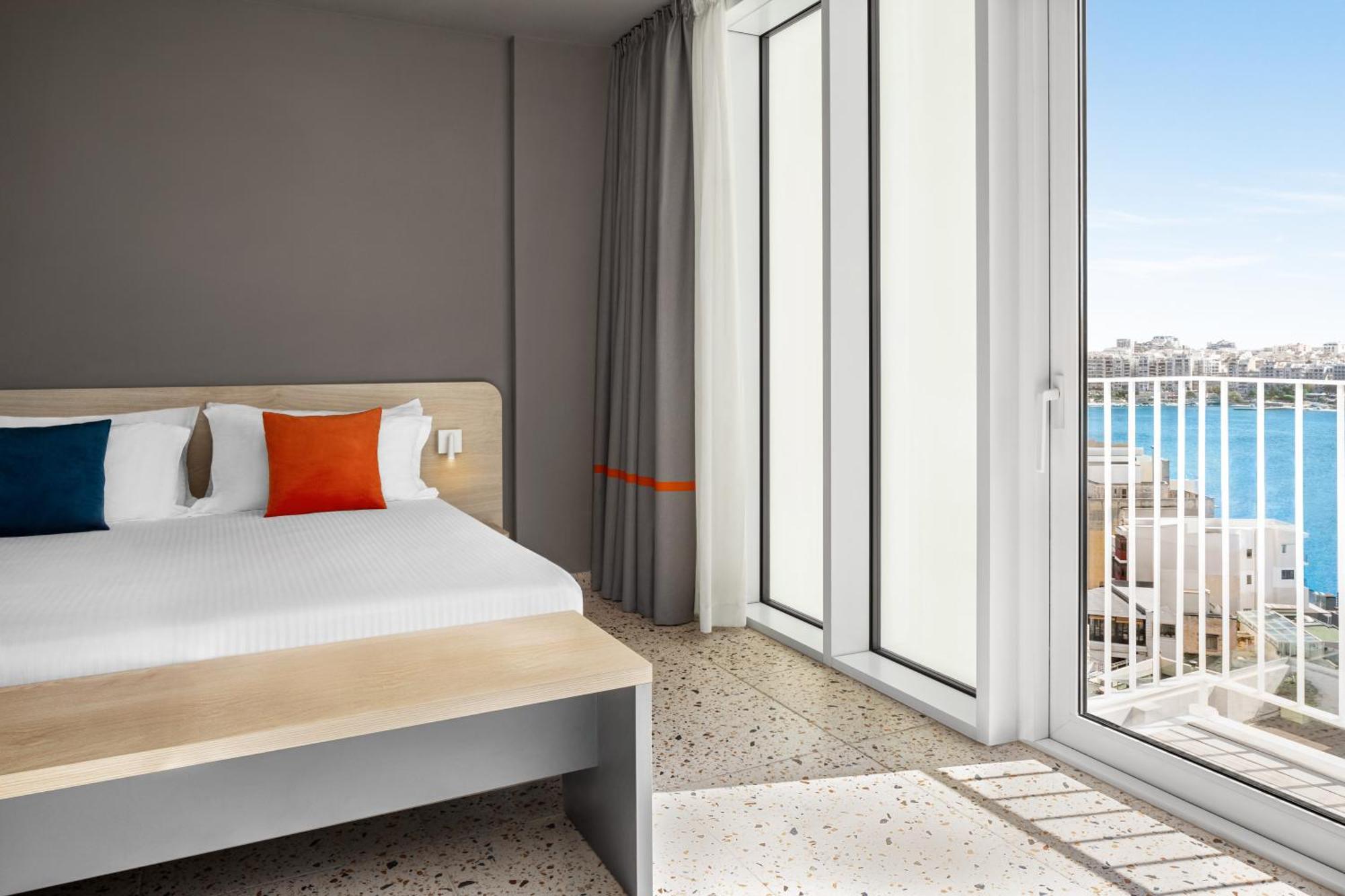 Quadro Hotel, Trademark Collection By Wyndham Saint Julian's Bagian luar foto