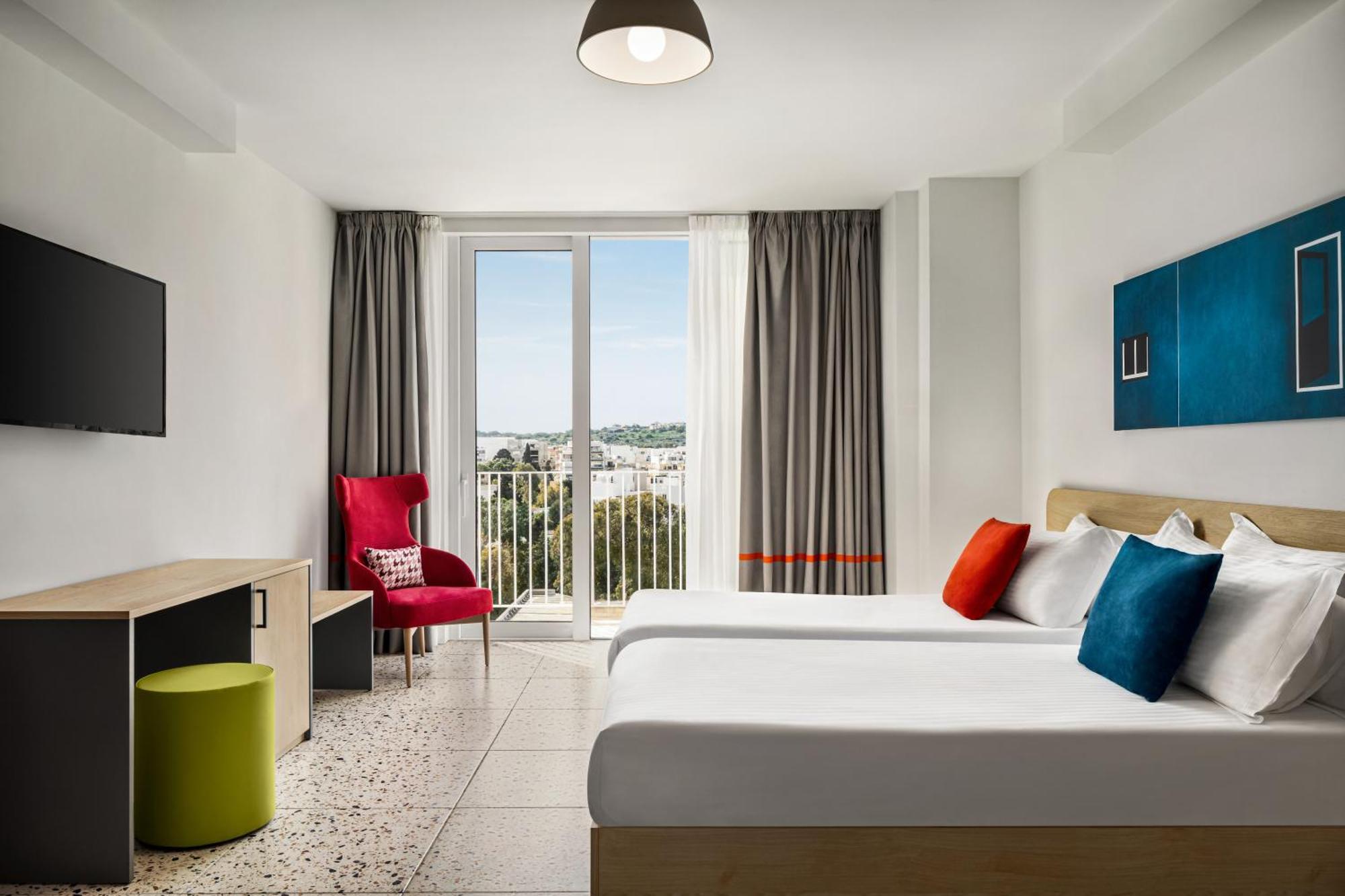 Quadro Hotel, Trademark Collection By Wyndham Saint Julian's Bagian luar foto