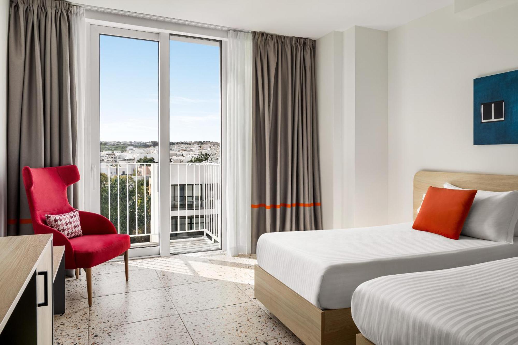Quadro Hotel, Trademark Collection By Wyndham Saint Julian's Bagian luar foto