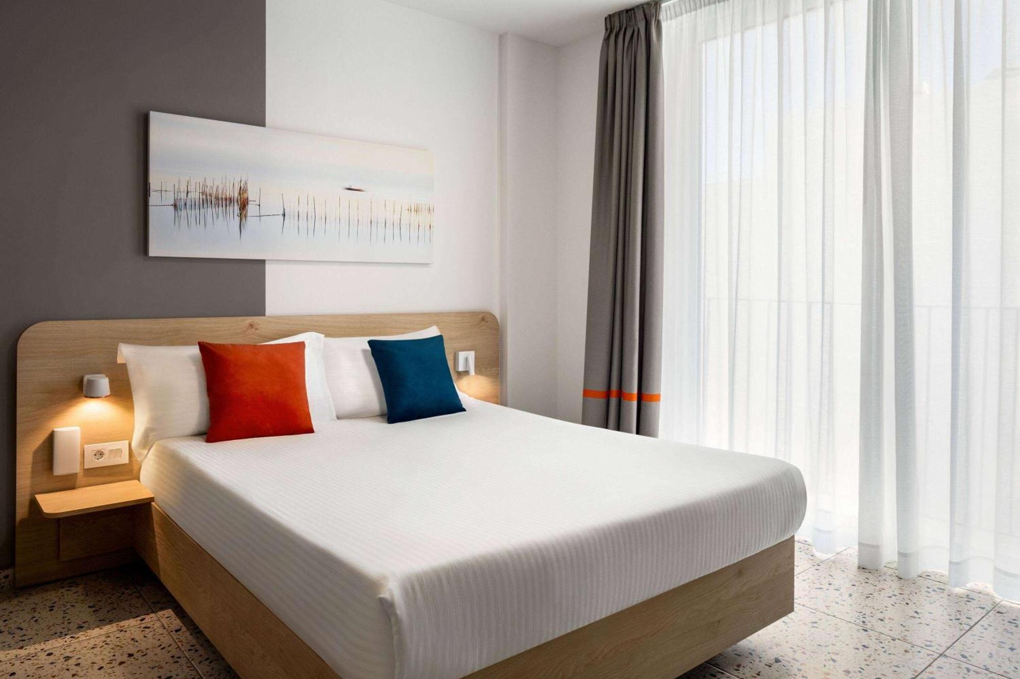 Quadro Hotel, Trademark Collection By Wyndham Saint Julian's Bagian luar foto