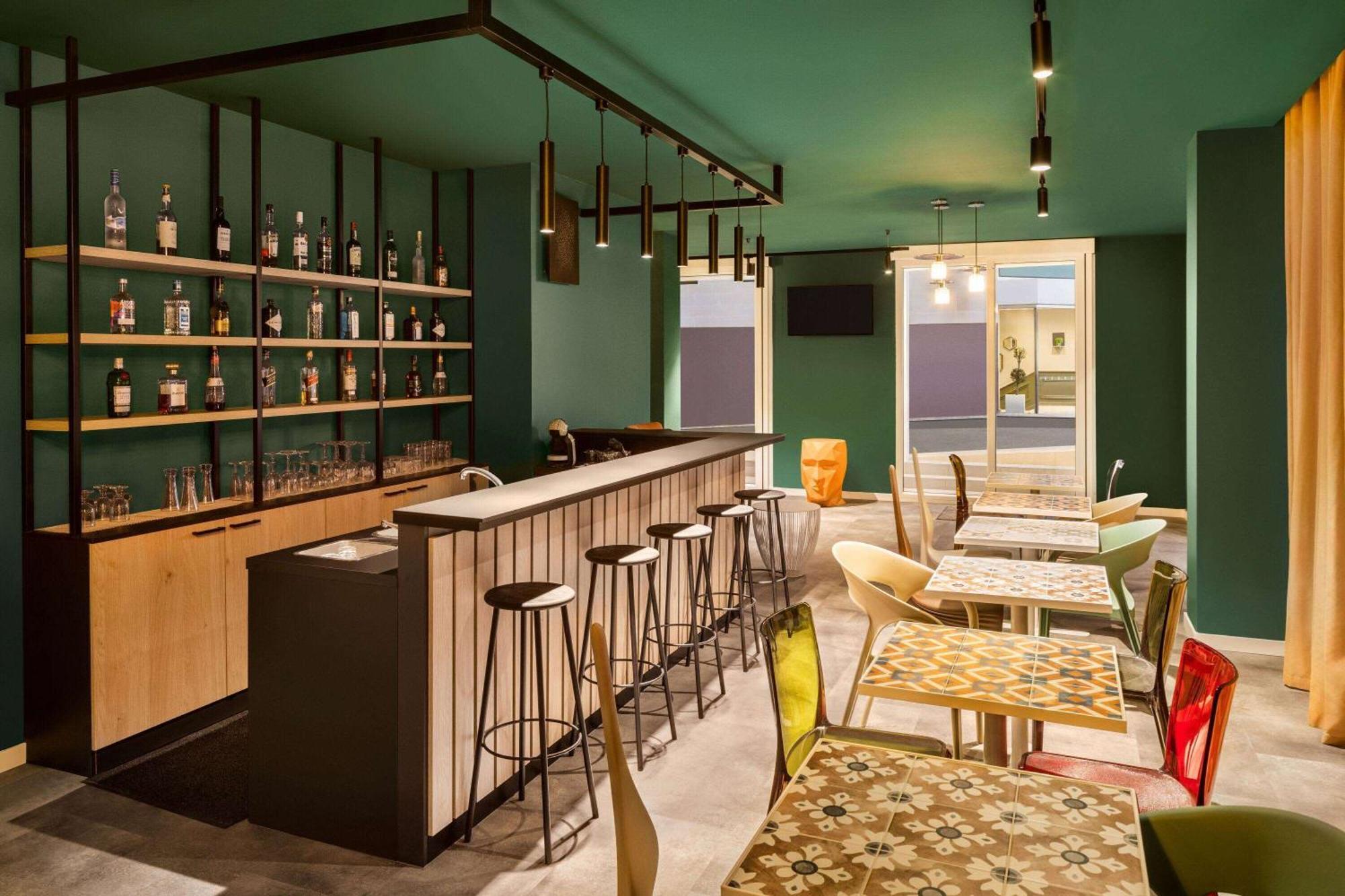 Quadro Hotel, Trademark Collection By Wyndham Saint Julian's Bagian luar foto