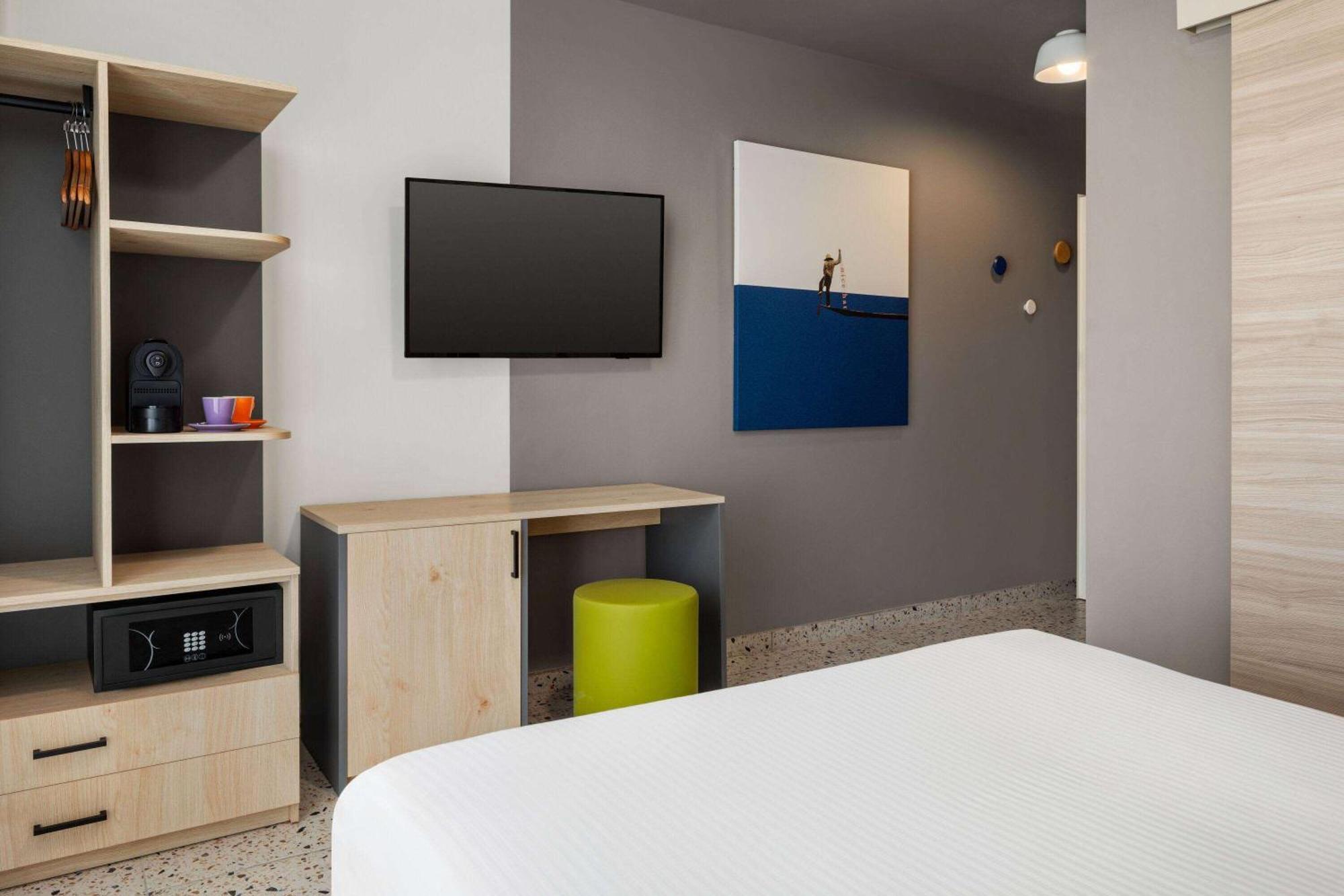 Quadro Hotel, Trademark Collection By Wyndham Saint Julian's Bagian luar foto