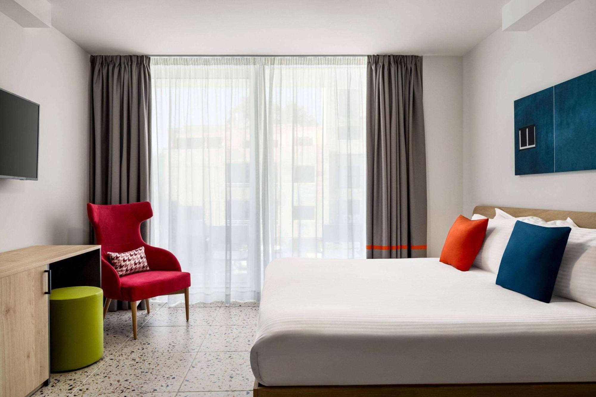 Quadro Hotel, Trademark Collection By Wyndham Saint Julian's Bagian luar foto