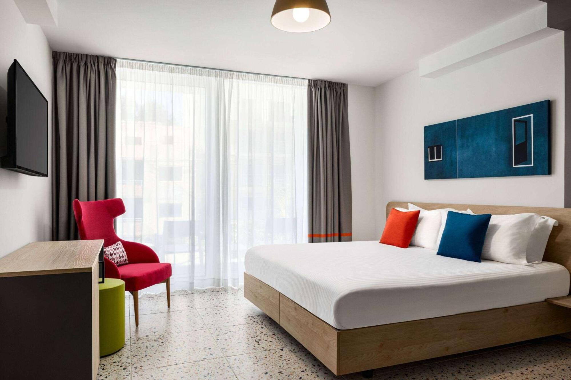 Quadro Hotel, Trademark Collection By Wyndham Saint Julian's Bagian luar foto